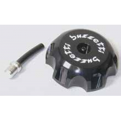 BUZZETTI KOREK WLEWU PALIWA KAWASAKI 55MM (ZAWIERA ODPOWIETRZNIK KORKA PALIWA) KOLOR CZARNY